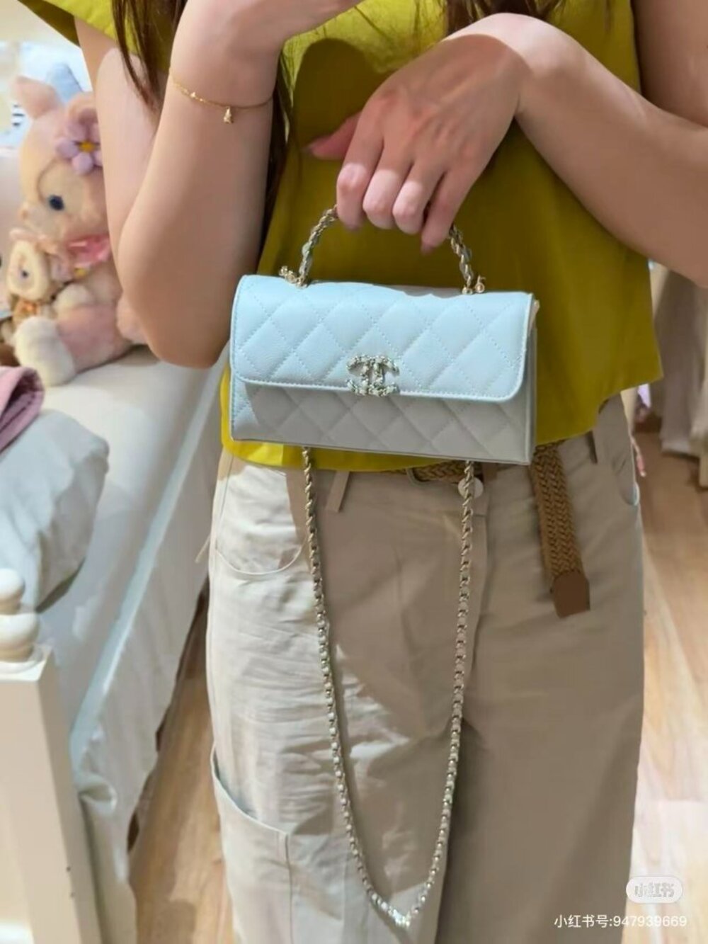Classic CHANEL bag: A Stylish and Versatile Choice for Elegance